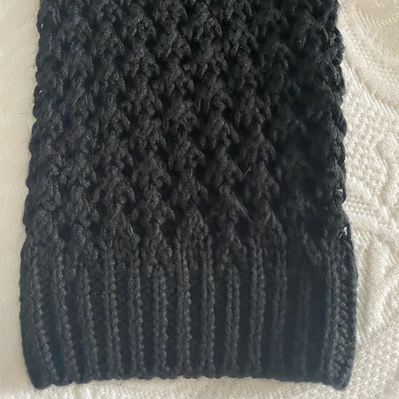 Peak weave top. Could show off your nice bralette - Picture 3 of 4